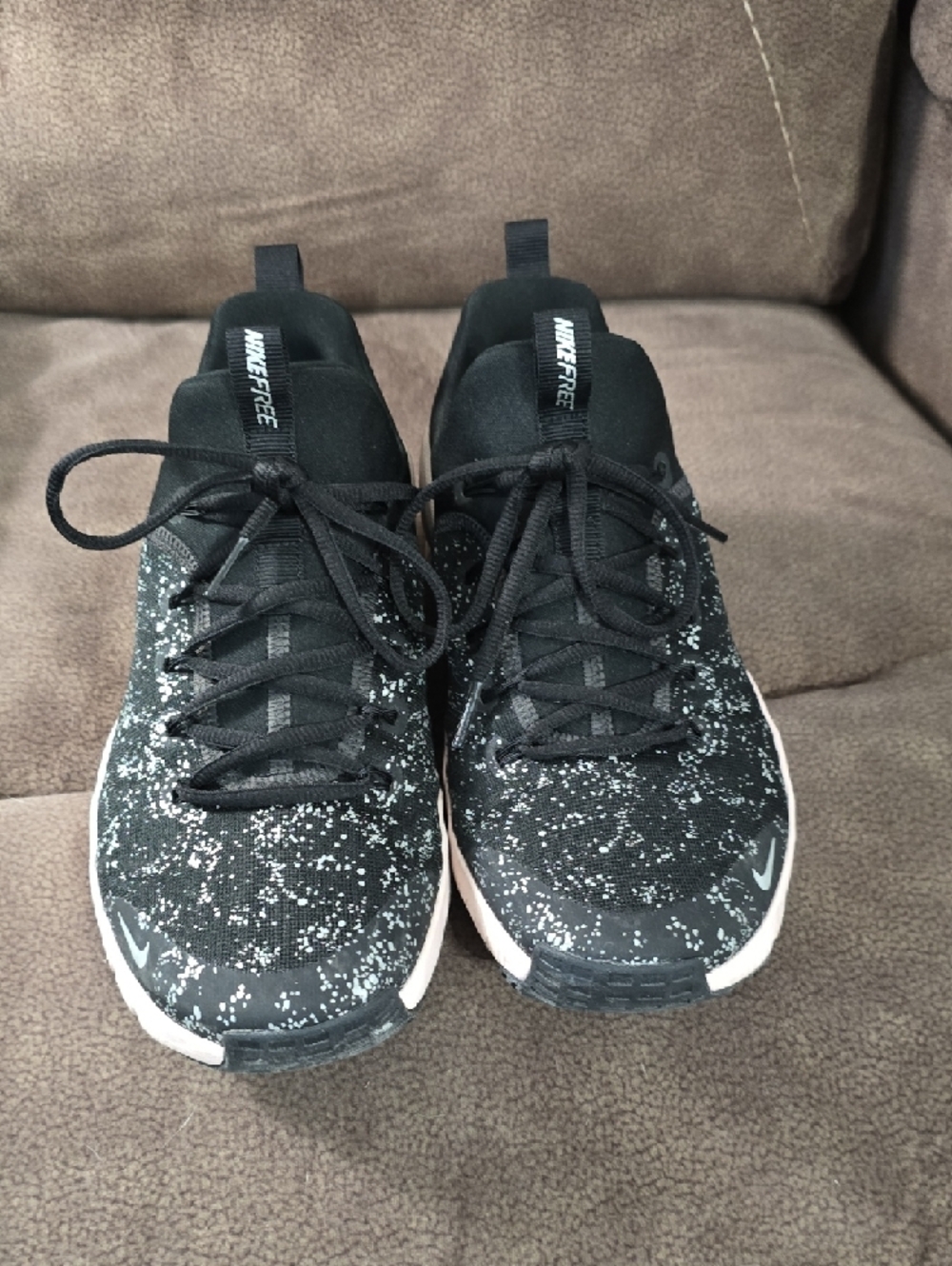 Nike Metcon 7 Black With Silver Speckles Sneakers with Pale Pink Sole - Picture 2 of 9